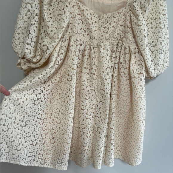 Storia Crochet-Lace Baby Doll Mini Dress in Vanilla/Cream, size M - Picture 6 of 11